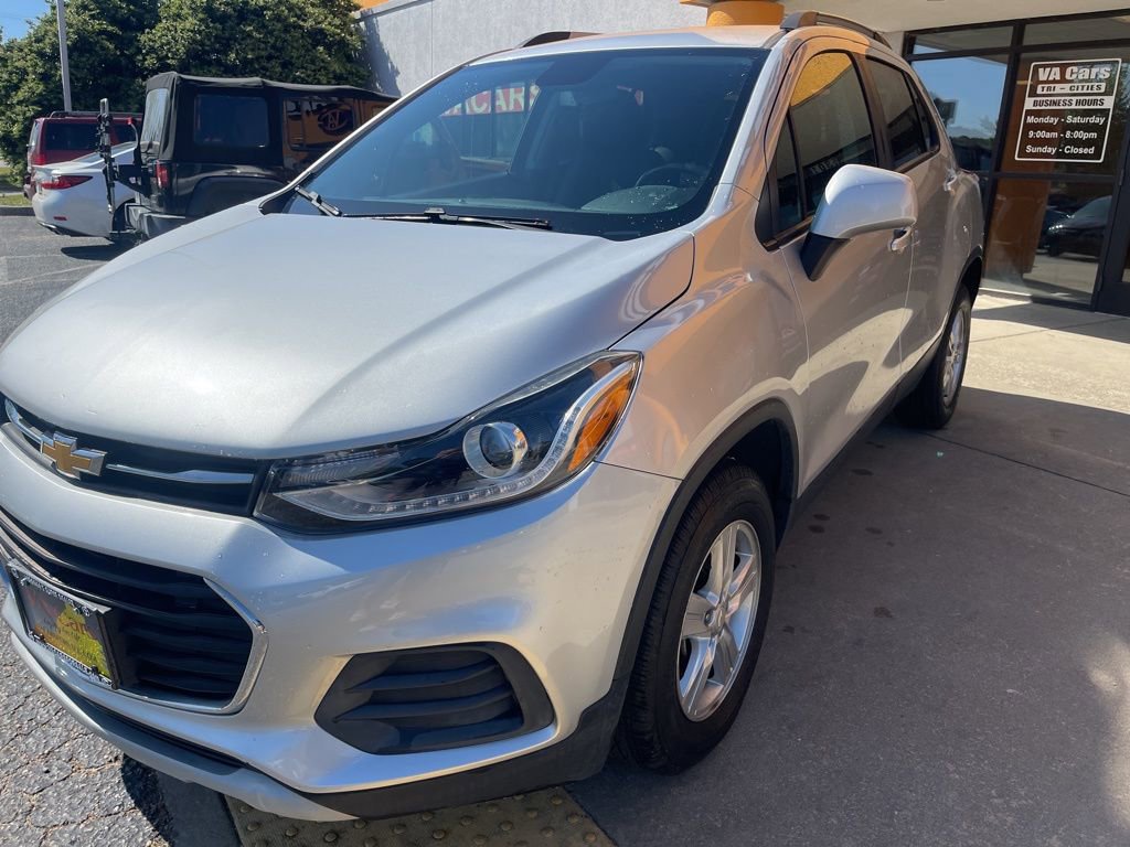 Used 2022 Chevrolet Trax LT w/ Driver Confidence Package AWD/4WD image 8