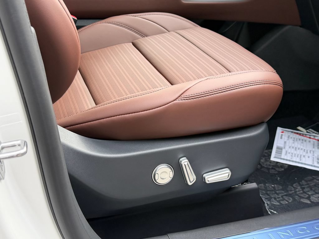 New 2026 Lincoln Nautilus Reserve AWD/4WD image 17