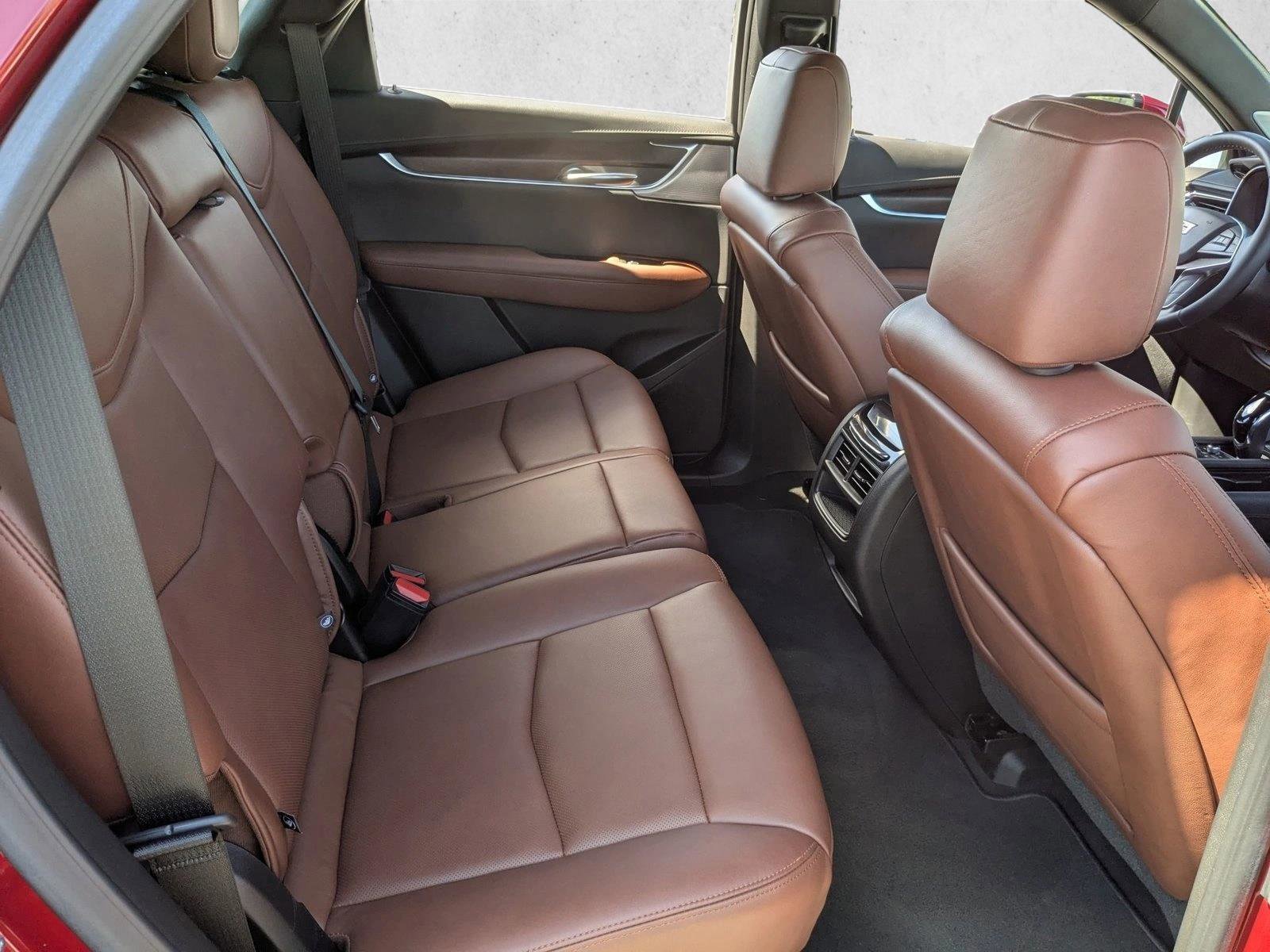 Used 2023 Cadillac XT5 Premium Luxury w/ Technology Package AWD/4WD image 21