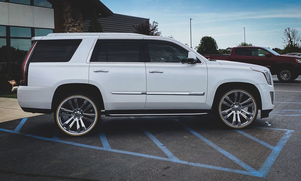 Used 2016 Cadillac Escalade Luxury AWD/4WD image 13