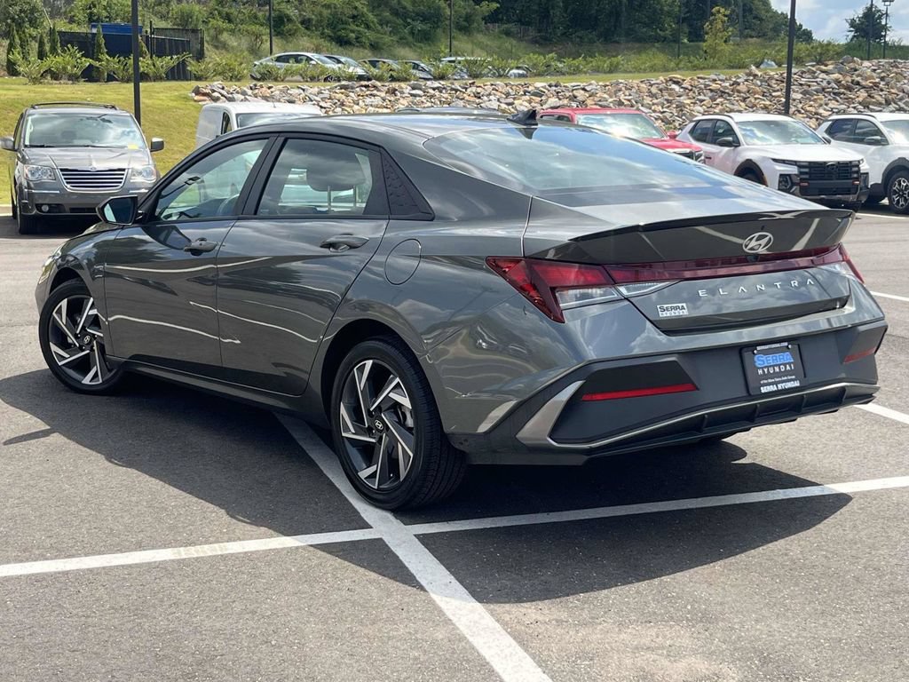 Certified 2025 Hyundai Elantra Sport w/ Cargo Package FWD image 5