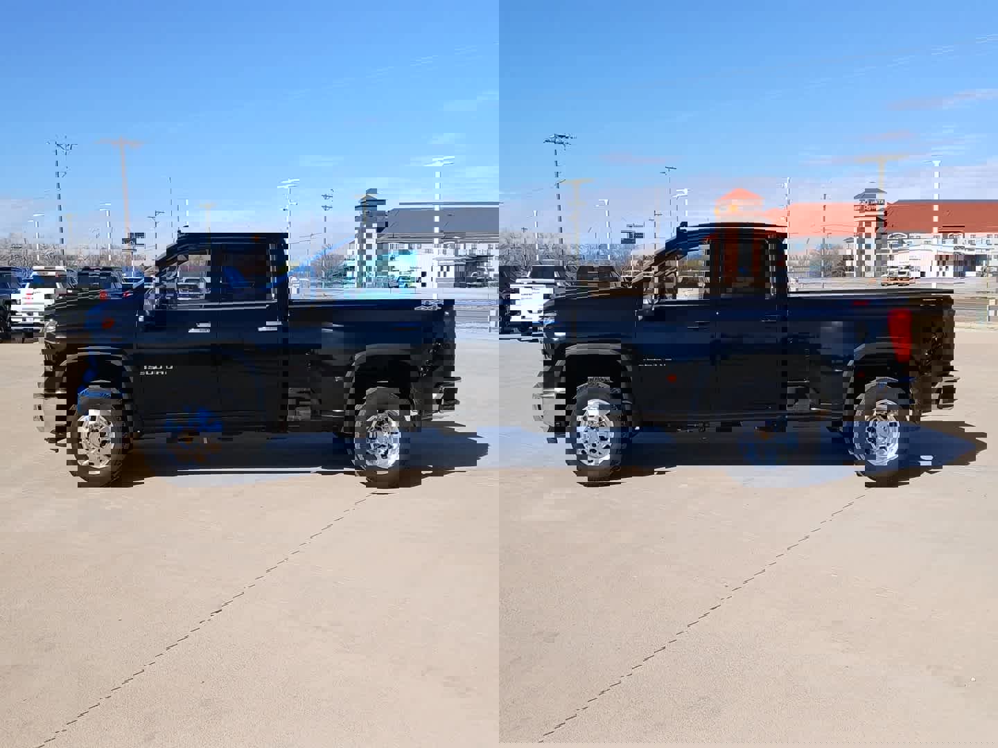 Used 2025 Chevrolet Silverado 3500 LTZ w/ LTZ Plus Package image 3