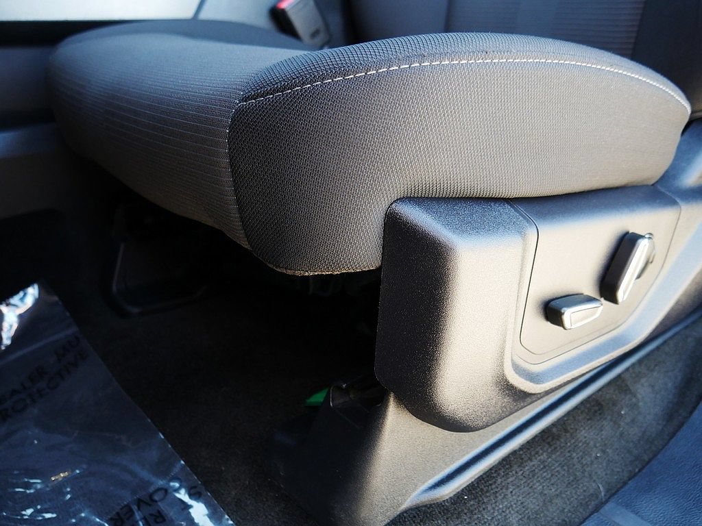 Used 2015 Ford F150 XLT w/ Equipment Group 302A Luxury AWD/4WD image 13