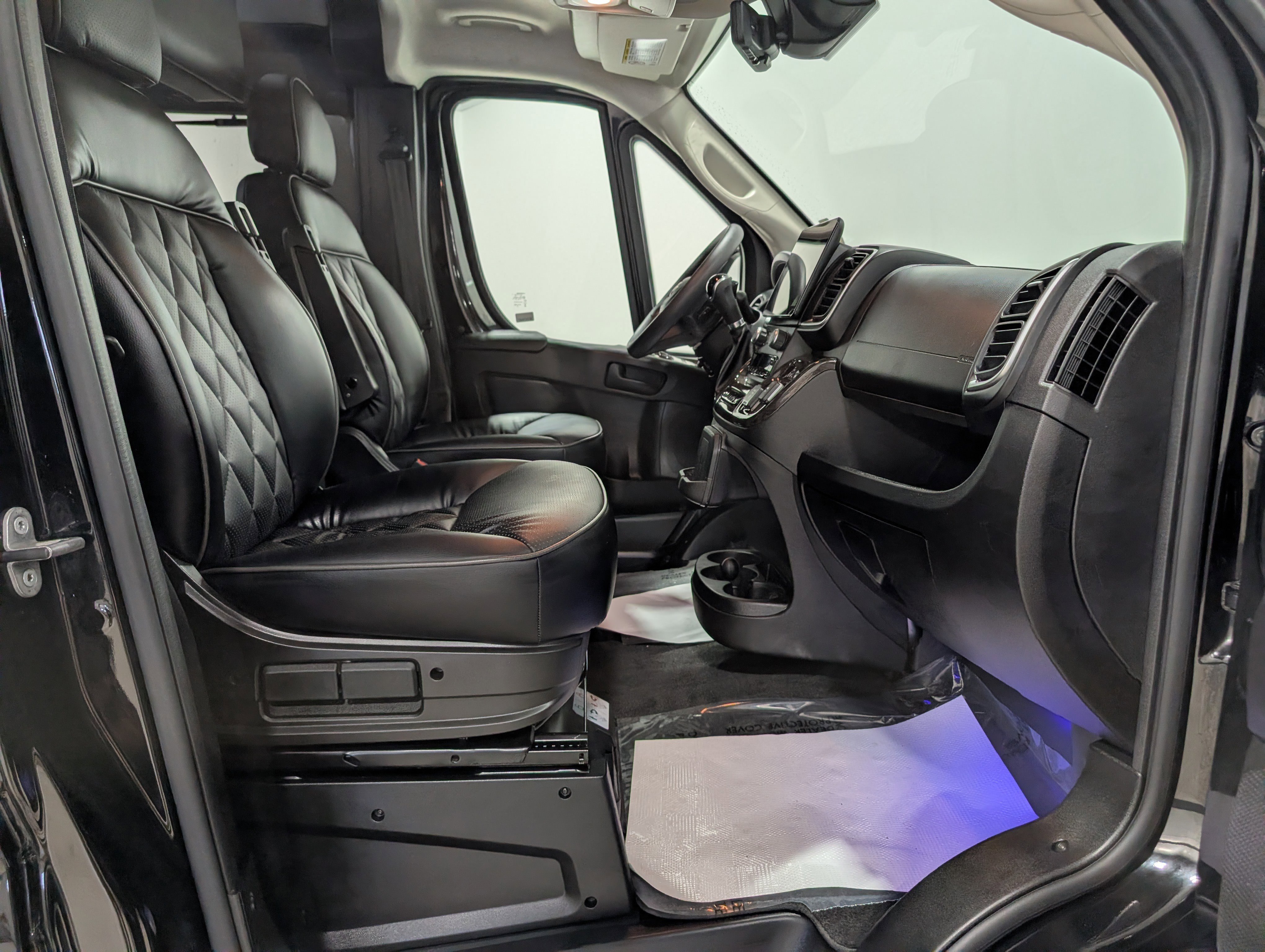 Used 2023 RAM ProMaster 2500 w/ Driver Convenience Group image 21