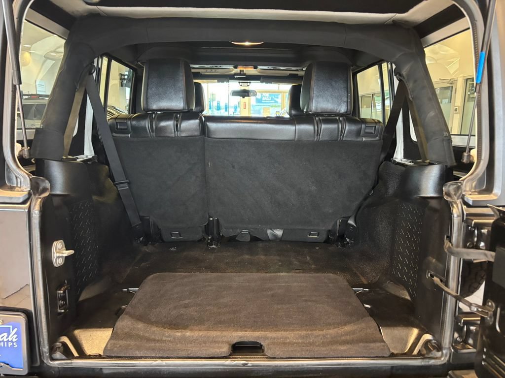 Used 2016 Jeep Wrangler Unlimited Sport w/ Max Tow Package AWD/4WD image 25