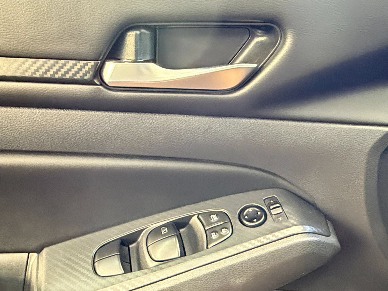 Used 2025 Nissan Altima 2.5 SV FWD image 15