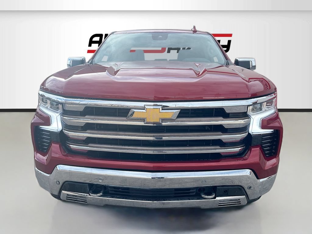 Used 2024 Chevrolet Silverado 1500 LTZ AWD/4WD image 2