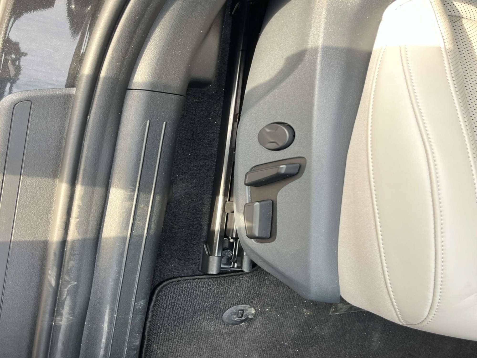 Used 2024 Kia EV6 Wind RWD image 29