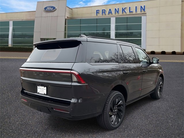 New 2025 Lincoln Navigator Reserve w/ Jet Appearance Package image 7