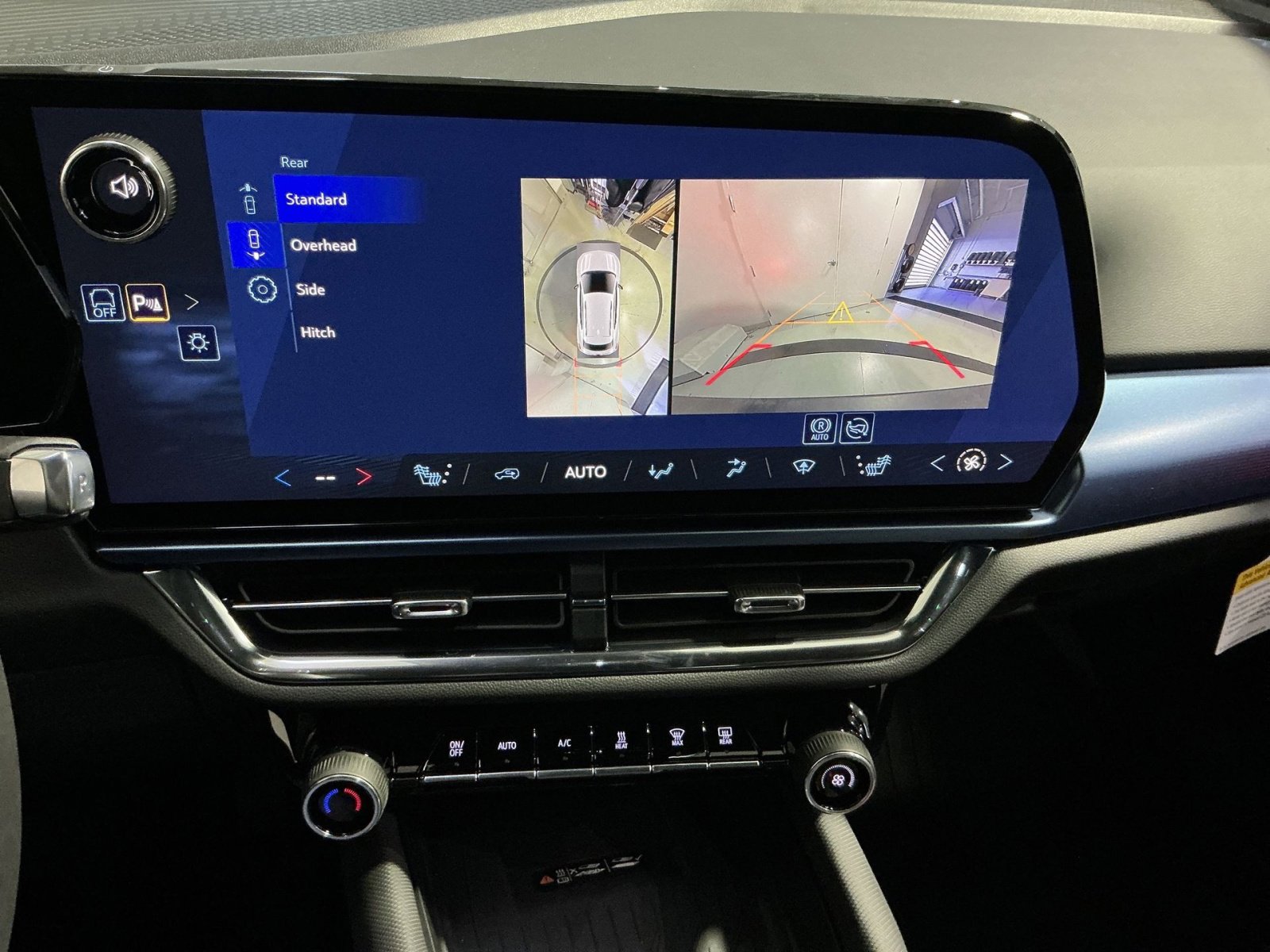 New 2026 Chevrolet Equinox EV LT image 27