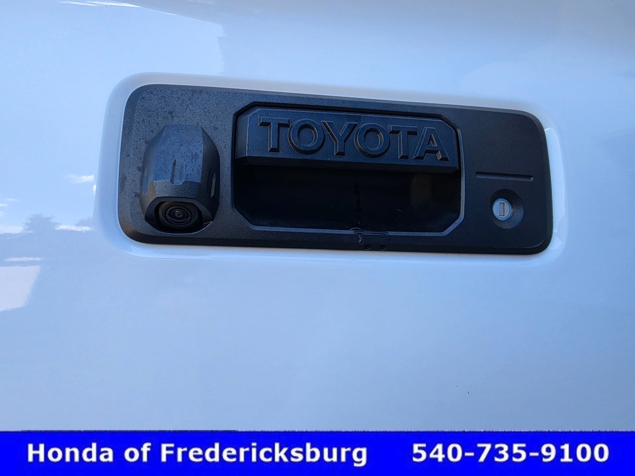 Used 2023 Toyota Tacoma TRD Sport w/ Technology Package AWD/4WD image 14