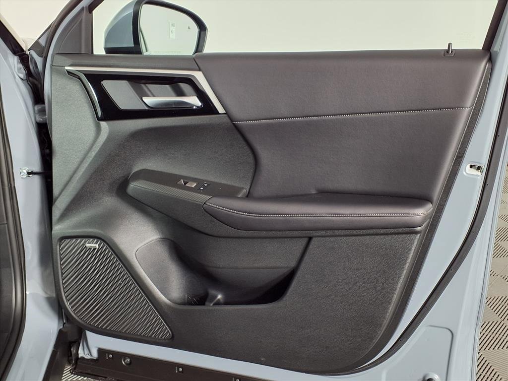New 2025 Mitsubishi Outlander SE image 8