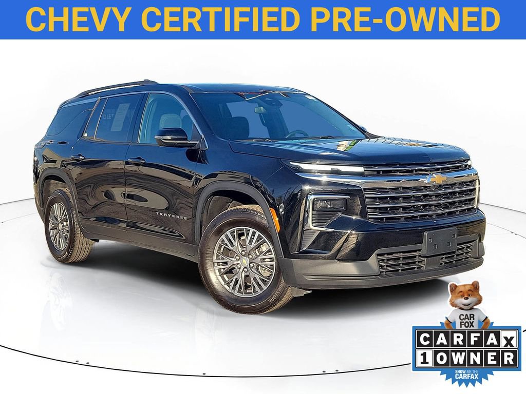 Used 2025 Chevrolet Traverse LT image 1