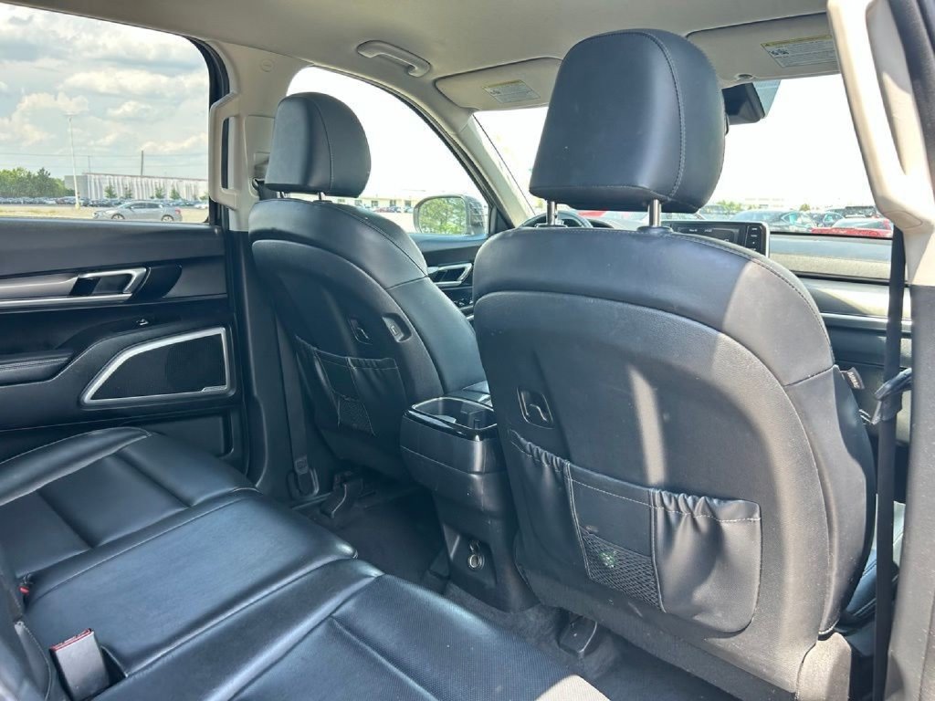 Used 2020 Kia Telluride LX AWD/4WD image 16