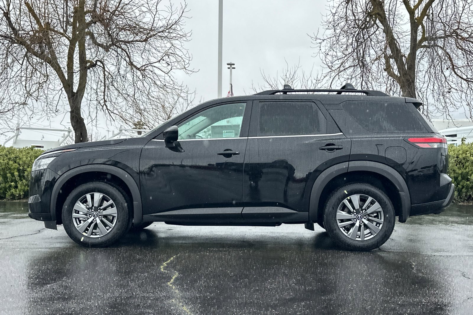 New 2026 Nissan Pathfinder SV image 7