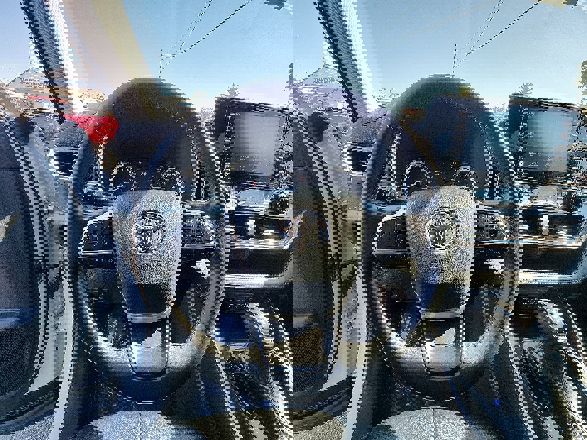 Used 2022 Toyota Highlander XLE image 11