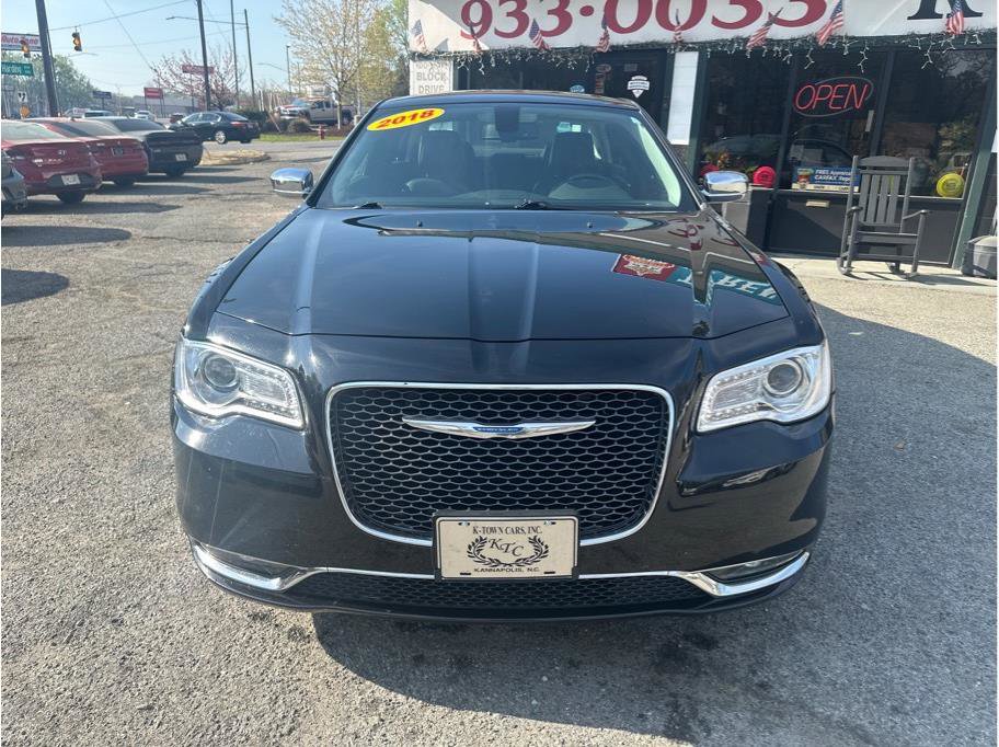 Used 2018 Chrysler 300 Limited image 2