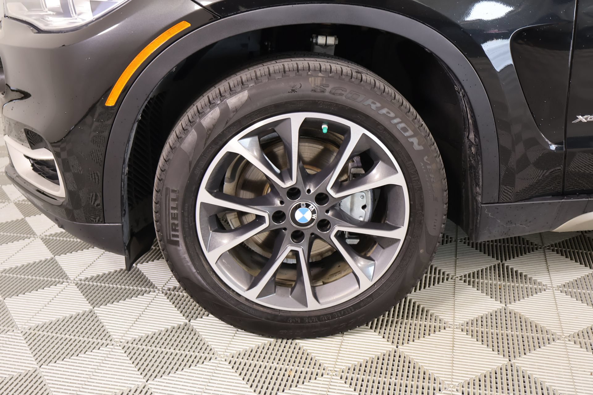 Used 2018 BMW X5 xDrive35i w/ M Sport Package AWD/4WD image 19