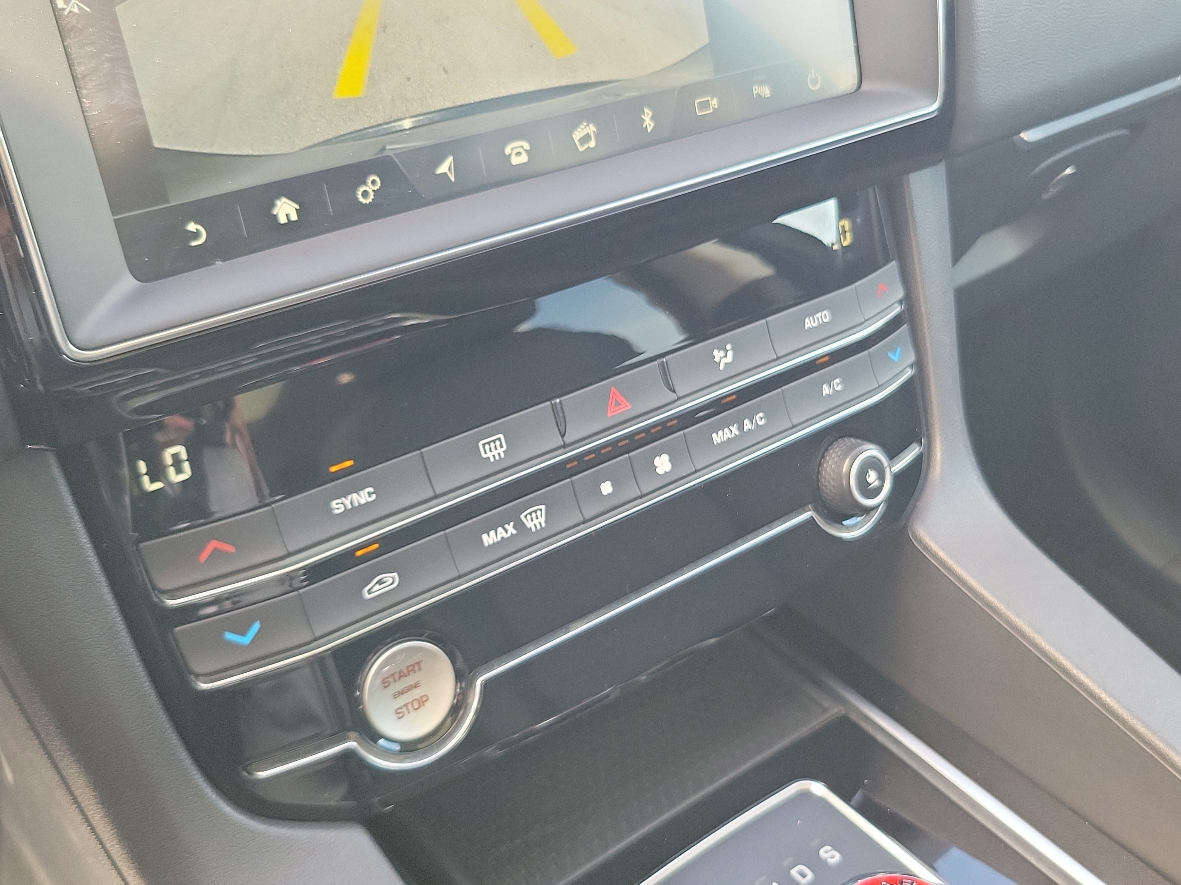 Used 2019 Jaguar F-PACE AWD/4WD image 26