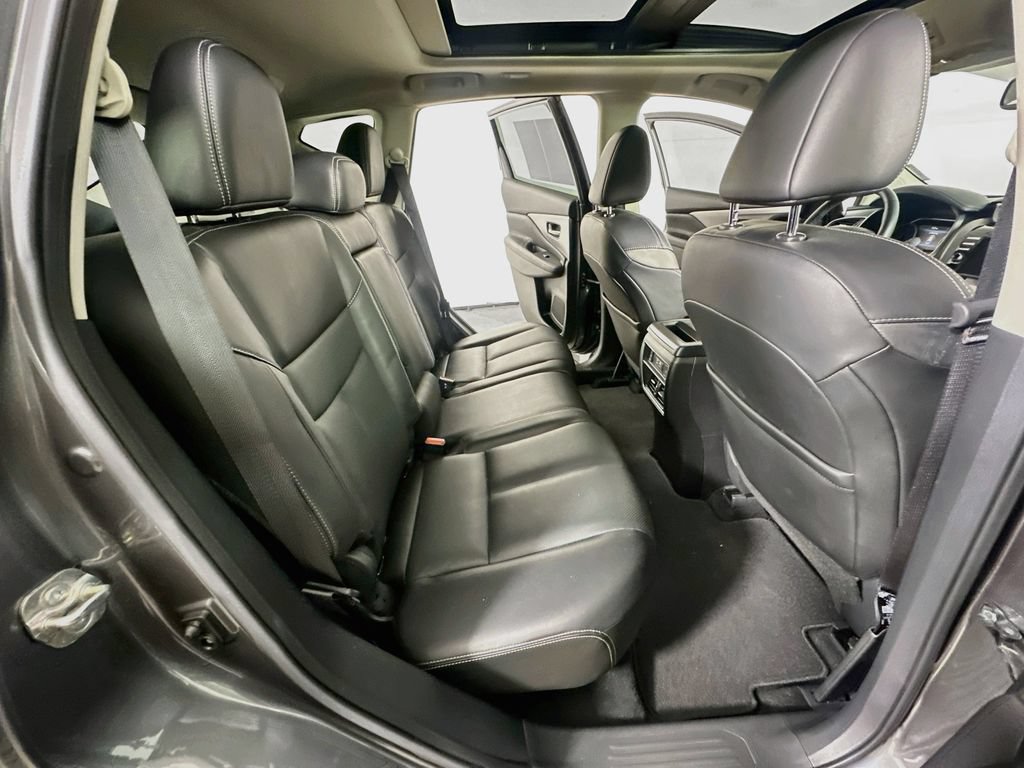 Used 2020 Nissan Murano SL w/ Moonroof Package FWD image 12