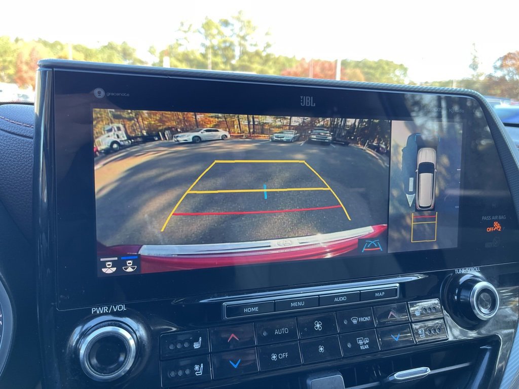 Used 2021 Toyota Highlander Platinum image 10