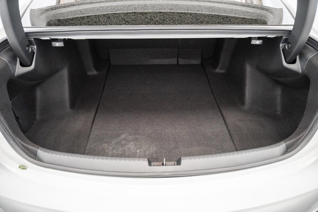 Used 2021 Acura TLX image 9