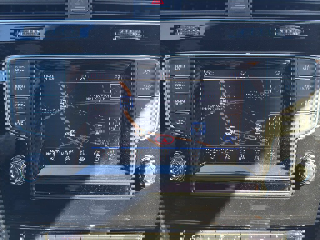 Used 2015 Volkswagen Golf R 4-Door image 14