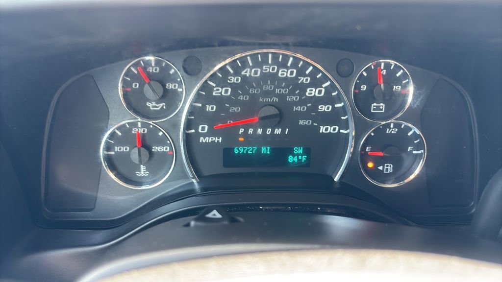 Used 2015 Chevrolet Express 3500 LT w/ LT Preferred Equipment Group RWD image 24