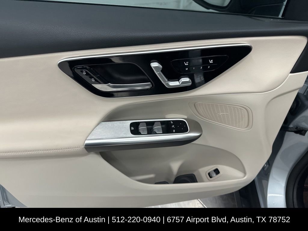 Used 2025 Mercedes-Benz GLC 300 image 12