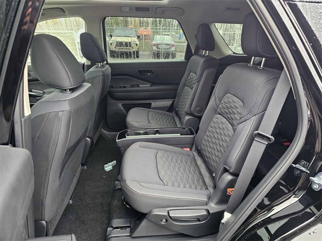New 2025 Nissan Pathfinder SV w/ SV Premium Package image 22