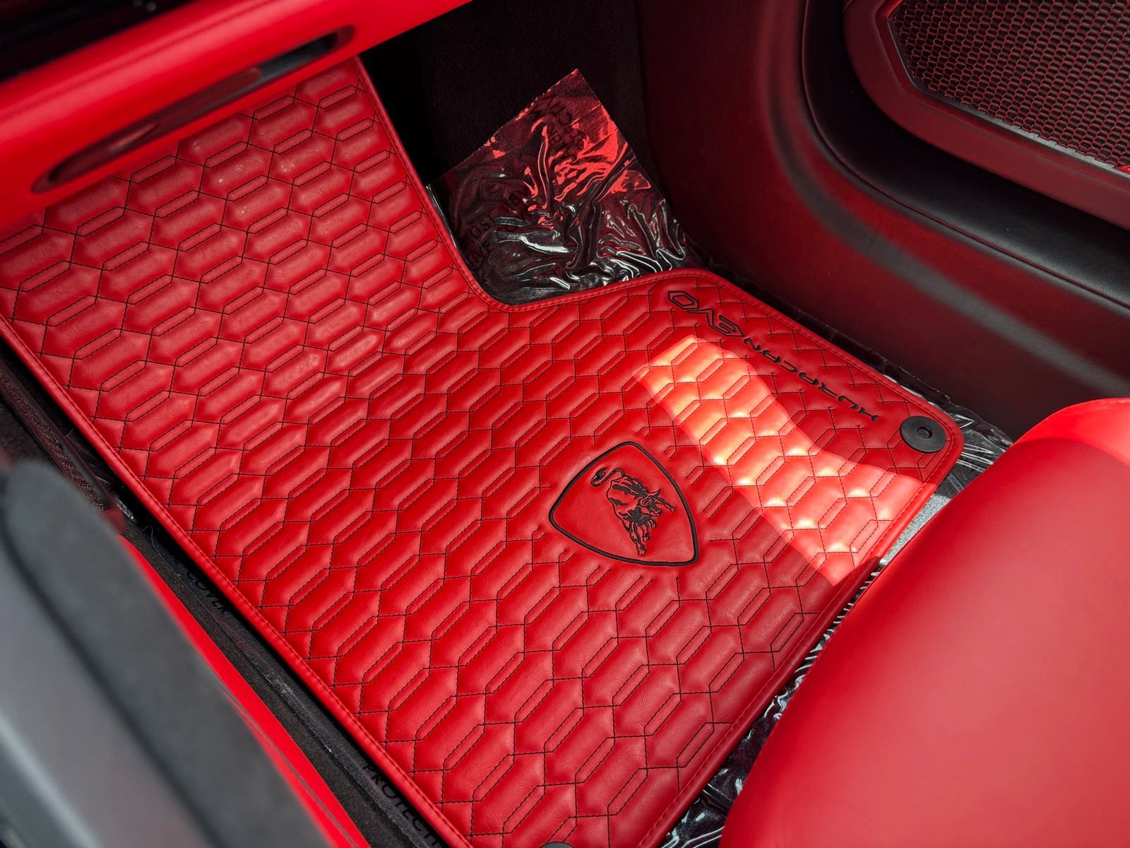 Used 2021 Lamborghini Huracan EVO image 19