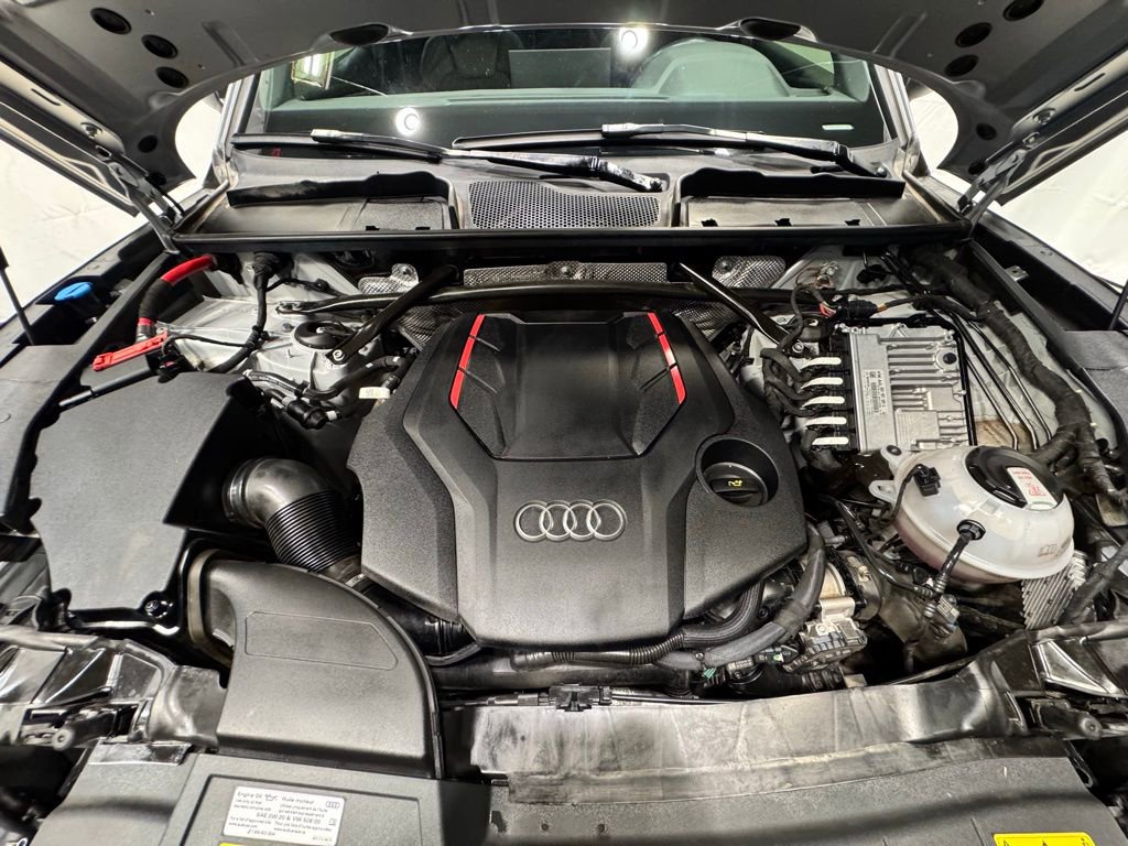 Used 2022 Audi SQ5 Premium image 32