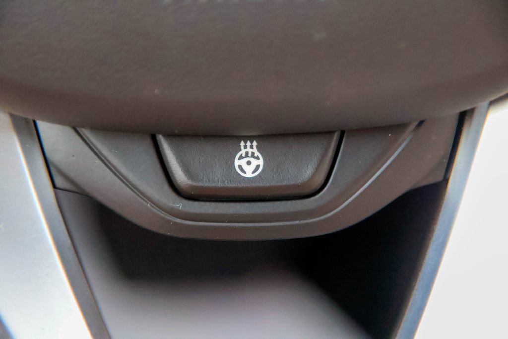 Used 2020 BMW 330i Sedan w/ Premium Package image 16