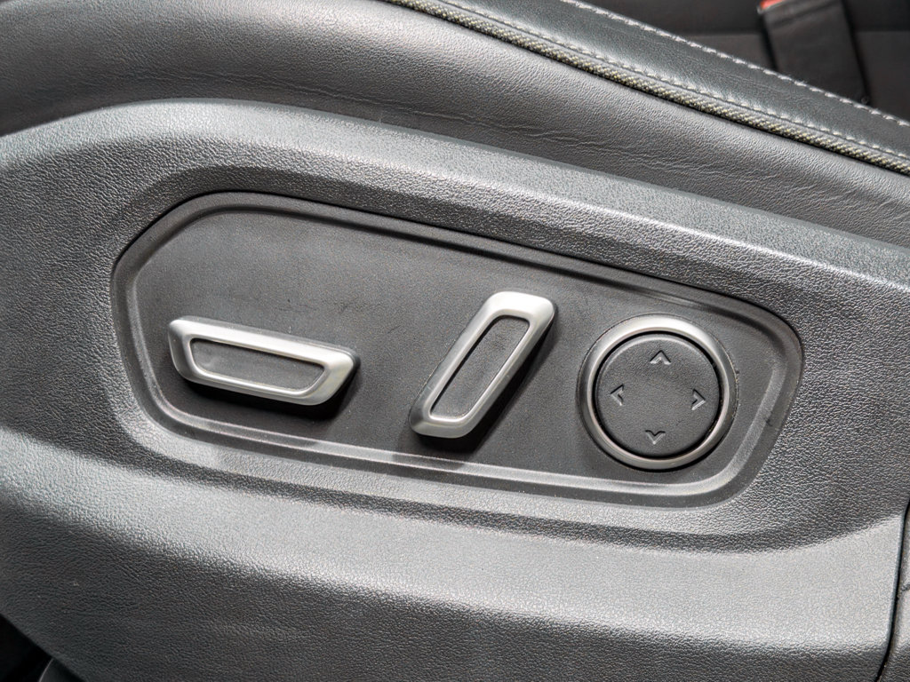 Used 2025 Rivian R1S Adventure Dual AWD/4WD image 6
