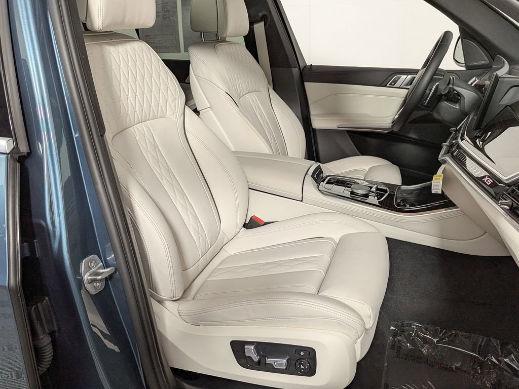 Certified 2024 BMW X5 xDrive40i w/ Premium Package AWD/4WD image 27