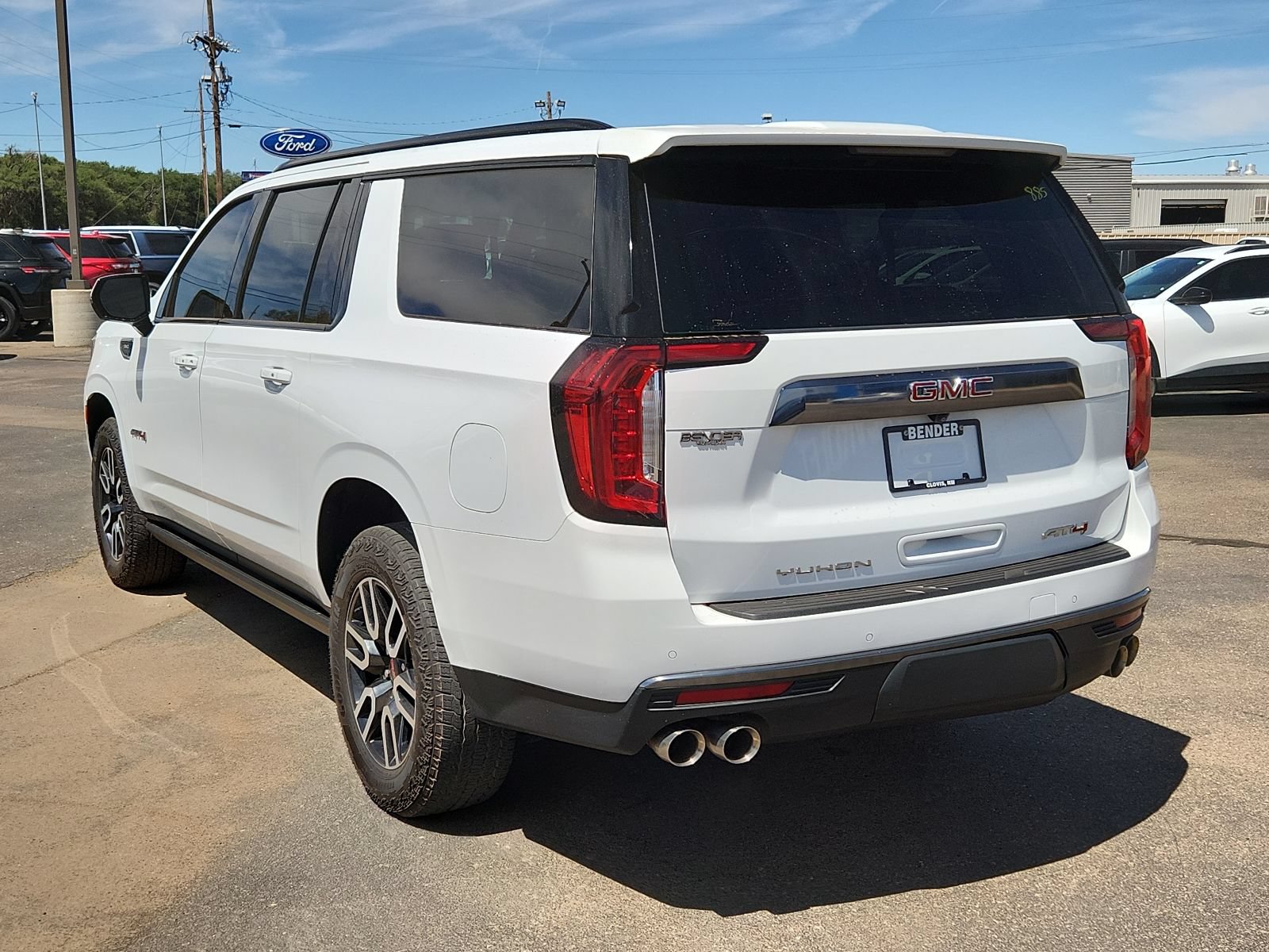 Used 2023 GMC Yukon XL AT4 AWD/4WD image 3