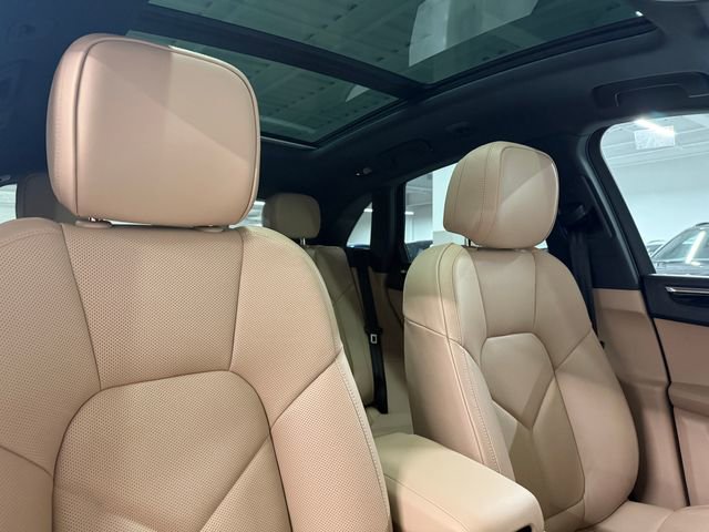 Certified 2026 Porsche Macan AWD/4WD image 24