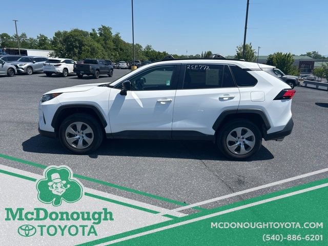 Used 2021 Toyota RAV4 LE AWD/4WD image 3