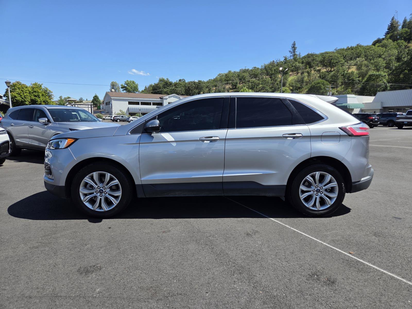 Used 2024 Ford Edge Titanium AWD/4WD image 8