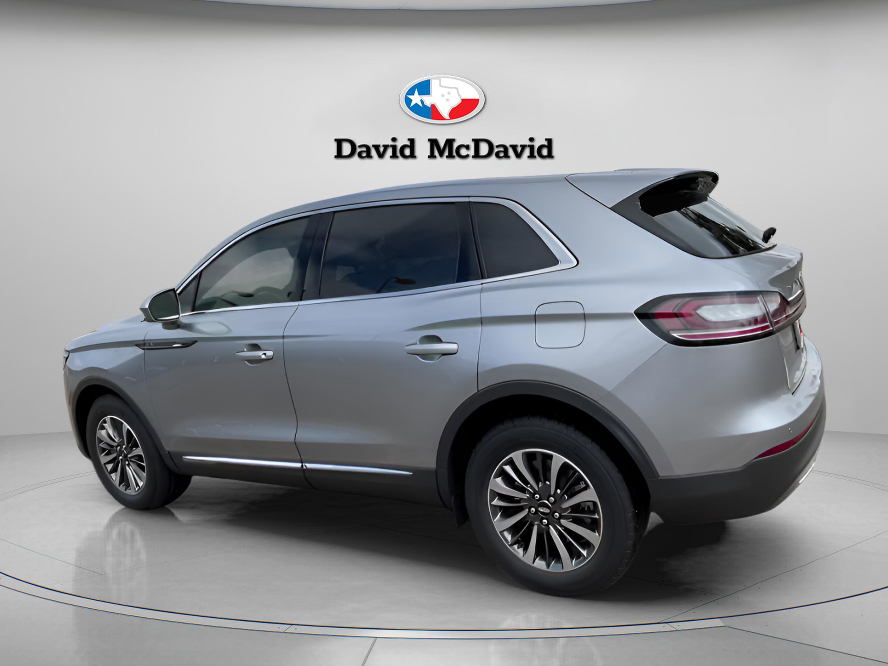 Used 2021 Lincoln Nautilus AWD w/ Equipment Group 101A image 5