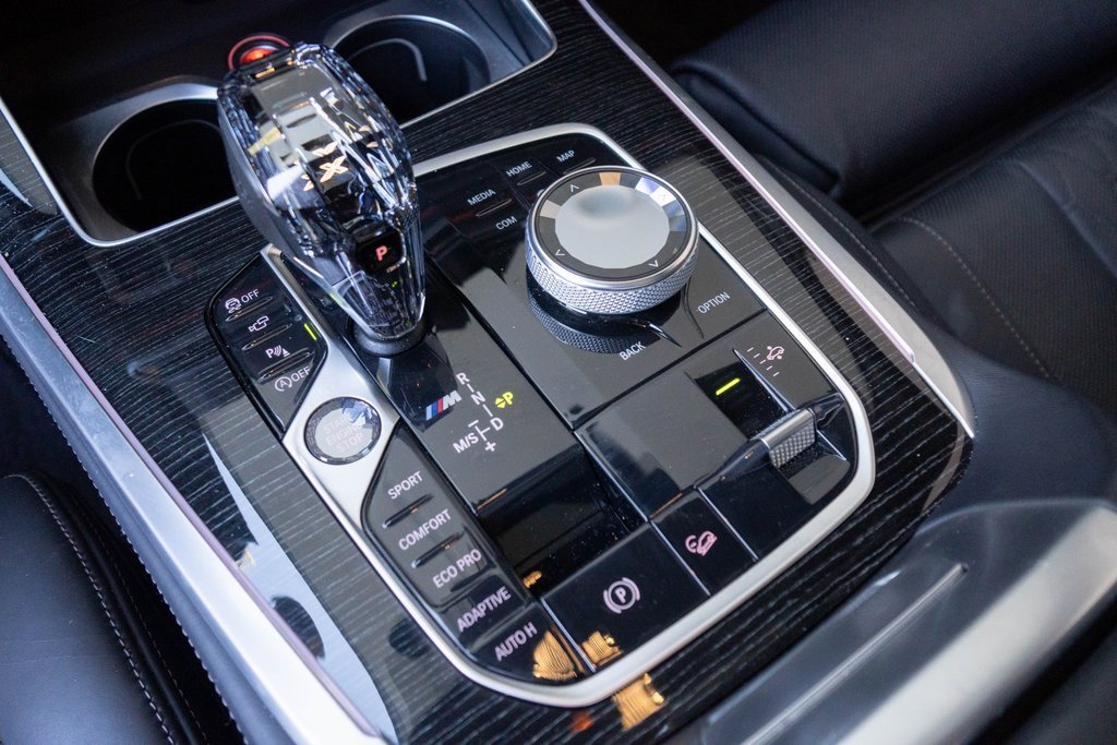 Used 2020 BMW X7 M50i w/ Dynamic Handling Package image 12