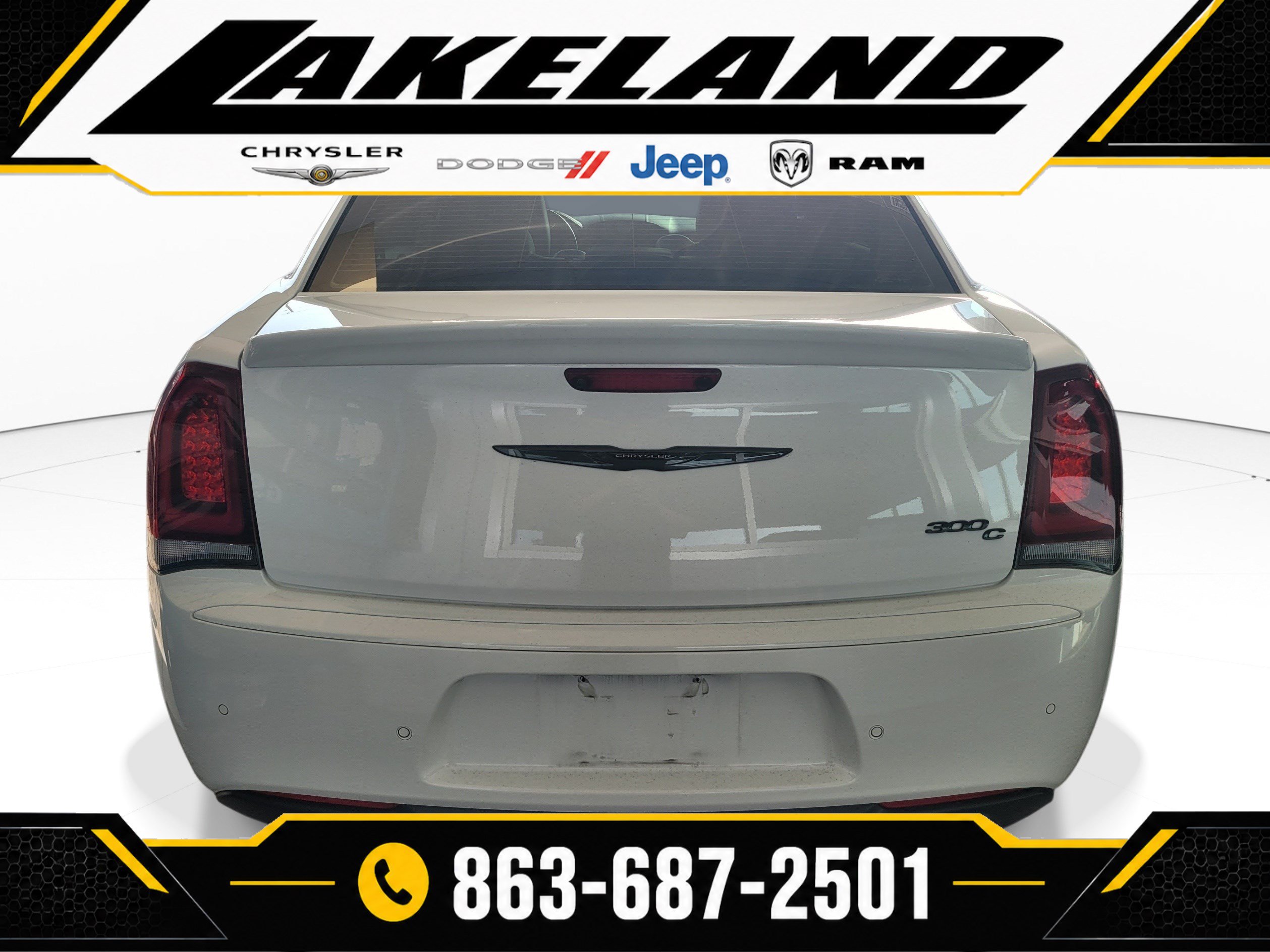 Used 2023 Chrysler 300 C RWD image 6