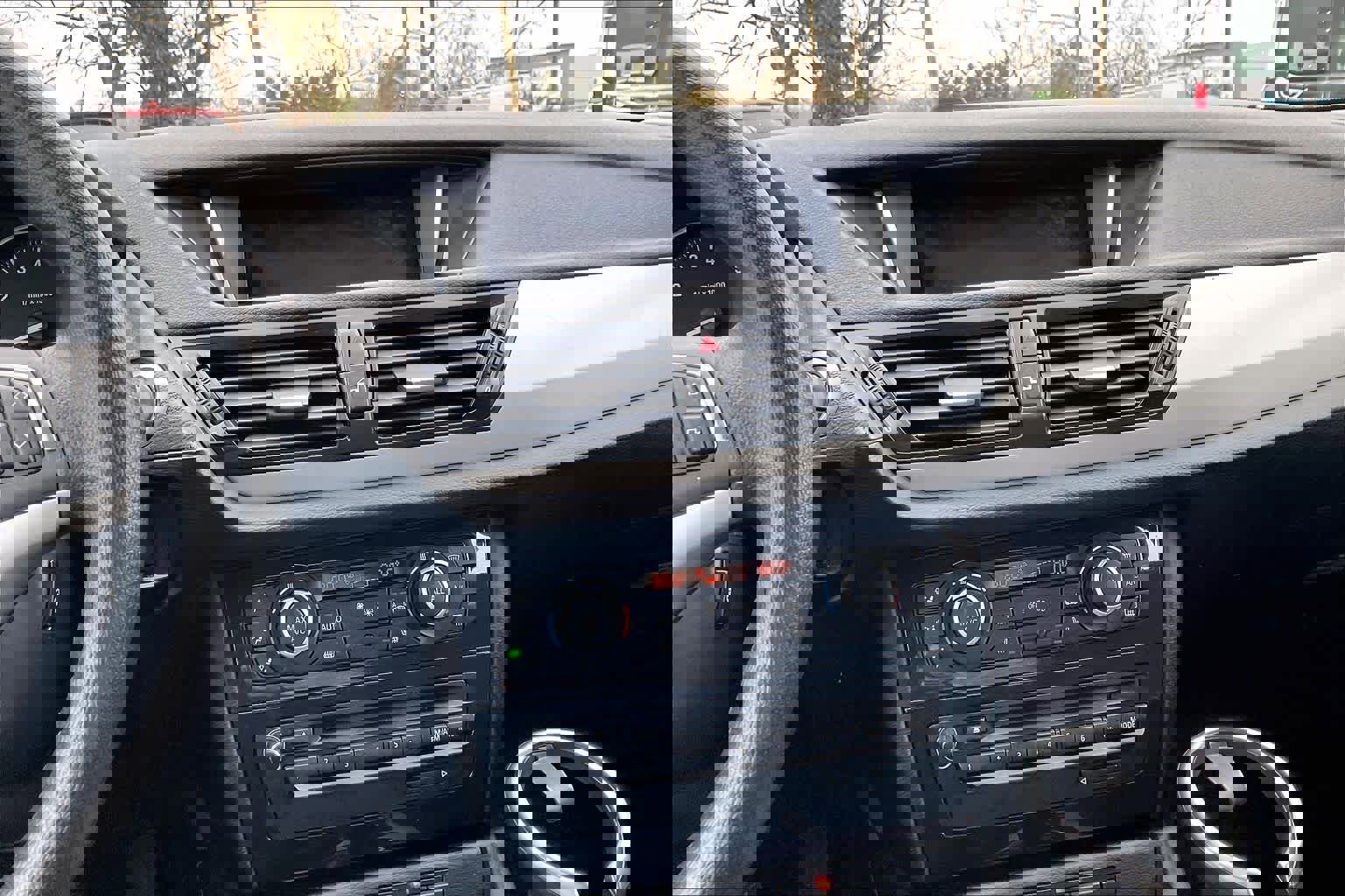 Used 2015 BMW X1 xDrive28i image 7