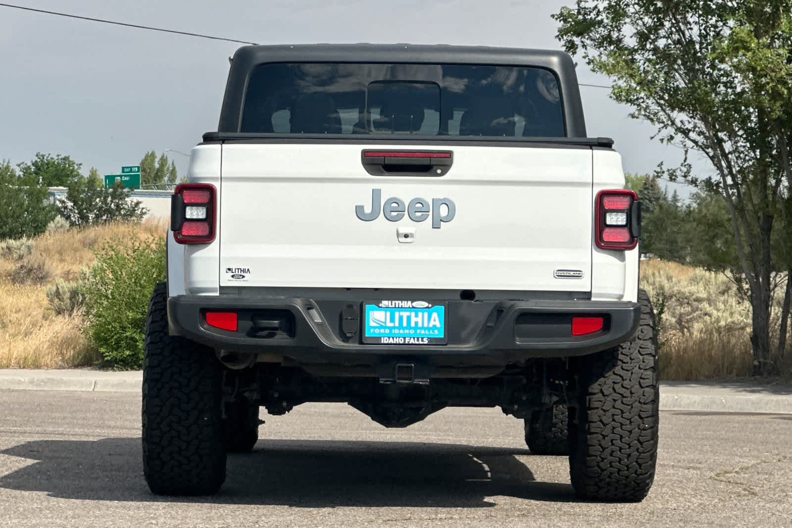 Used 2020 Jeep Gladiator Overland AWD/4WD image 7
