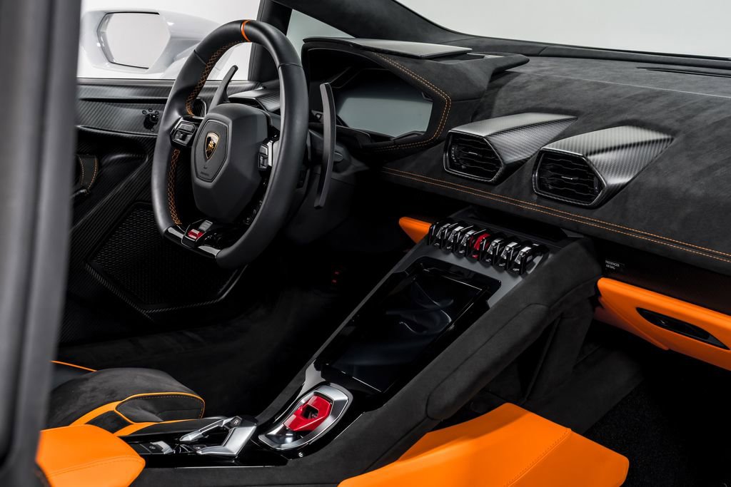 Used 2023 Lamborghini Huracan Tecnica image 32