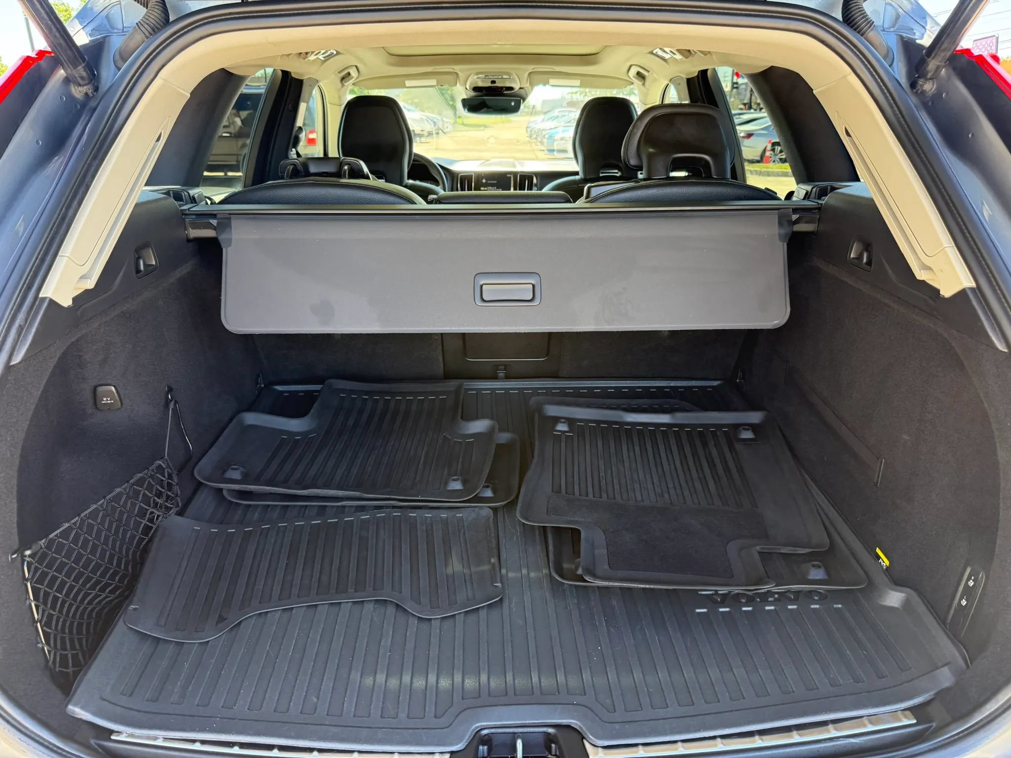 Used 2019 Volvo XC60 T6 Inscription w/ Protection Package Premier AWD/4WD image 14