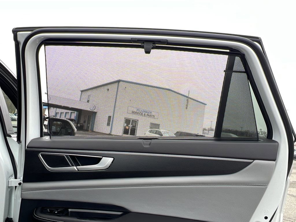 Certified 2024 Volkswagen Atlas Cross Sport SEL R-Line image 15