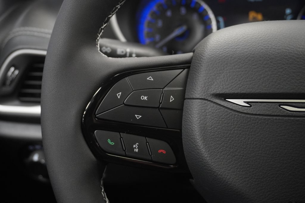 New 2027 Chrysler Pacifica Limited AWD/4WD image 27