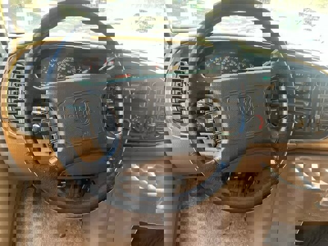 Used 2000 Dodge B1500 image 9