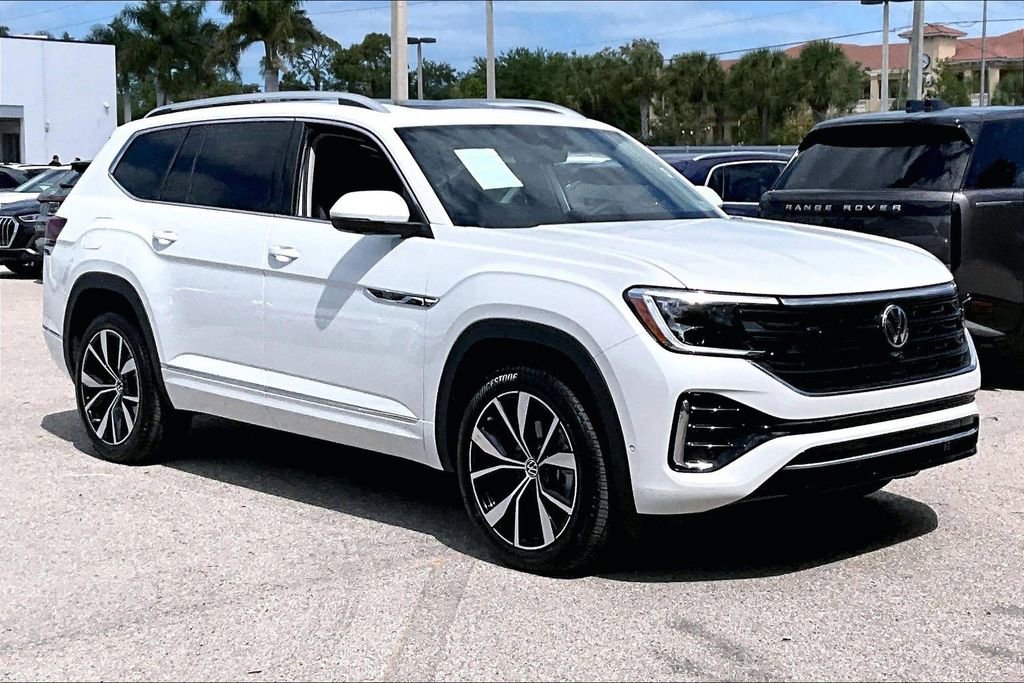 Certified 2026 Volkswagen Atlas SEL Premium R-Line AWD/4WD image 2